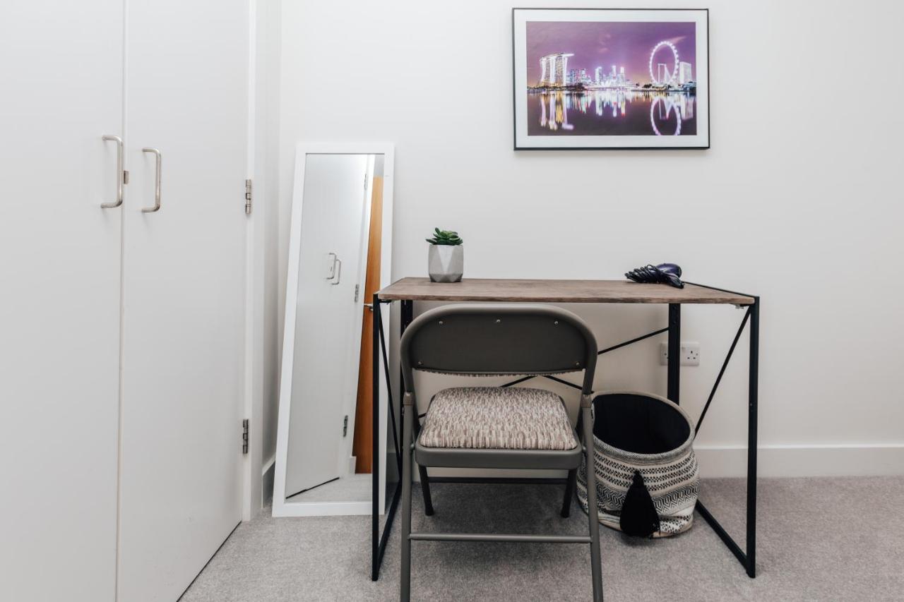 Central Modern Flat For 4-6 & Dedicated Parking Henley-on-Thames Exterior foto